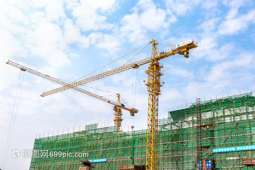 城市建設(shè)中的關(guān)鍵設(shè)備 塔吊的重要性與安全管理